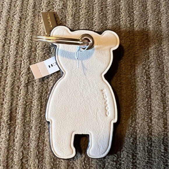 COPY - Coach Bear Bag Charm nwt in packaging - Picture 3 of 4